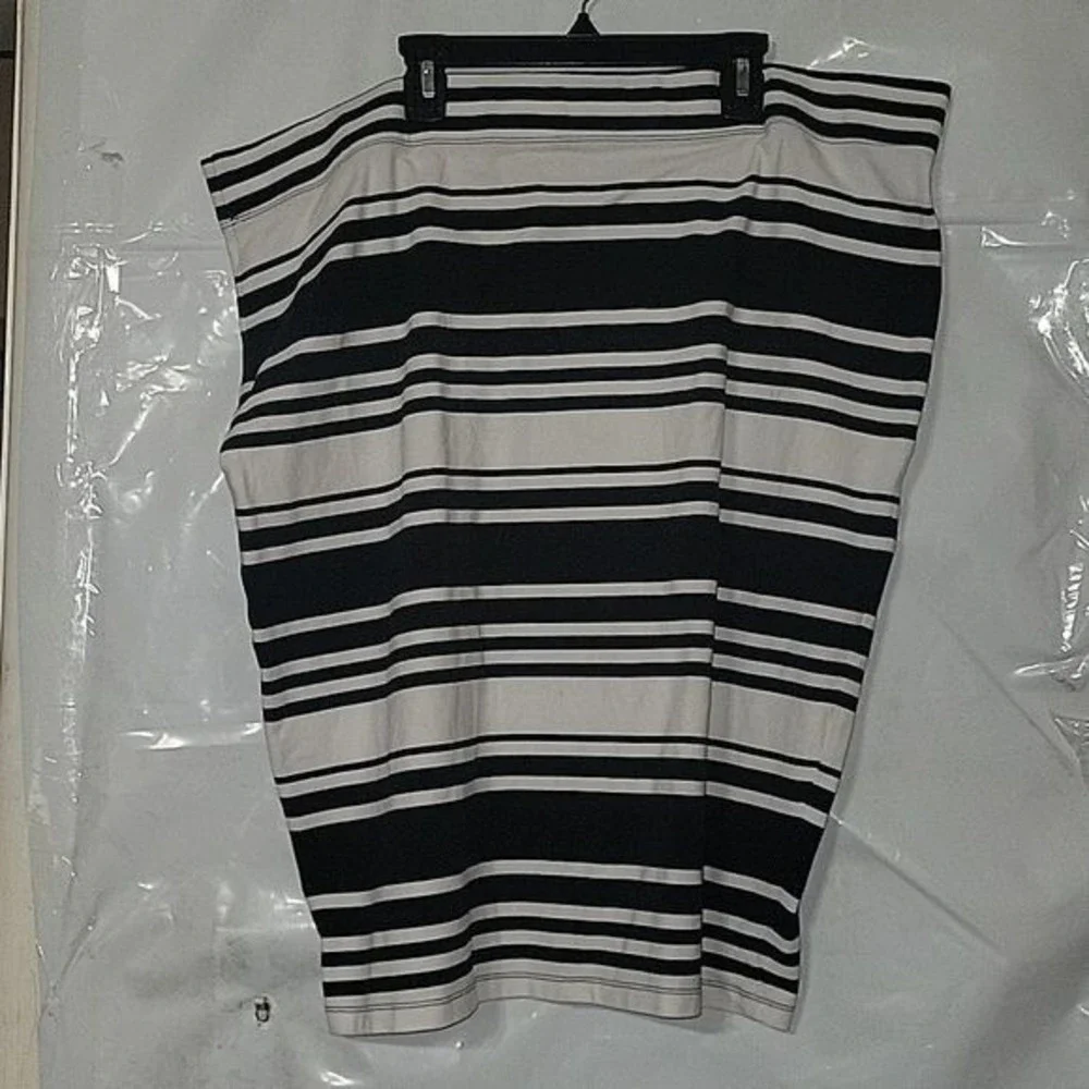 Boutique Striped Tank Top Sleeveless Casual Basic Top Black White 2X‎